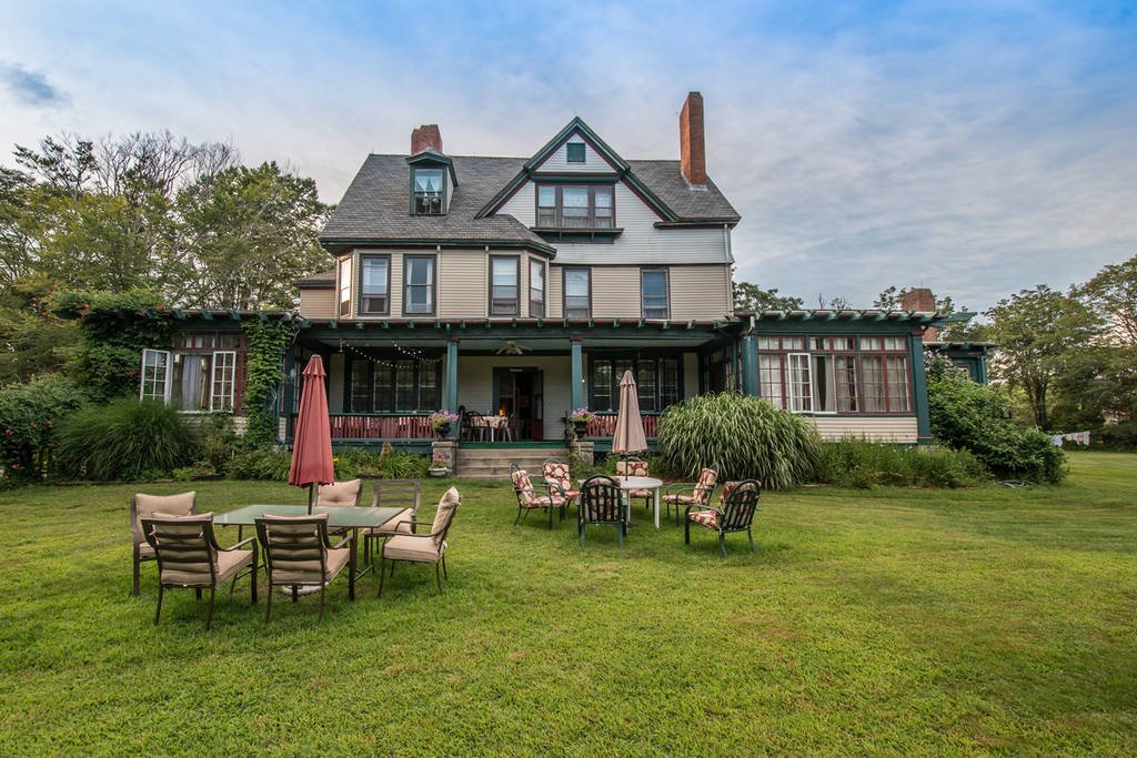 EDEN MANOR BED AND BREAKFAST - B&B Reviews (Wakefield, RI)