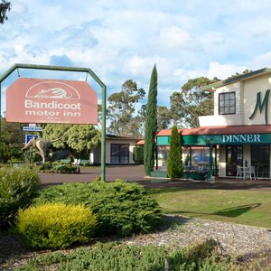 Bandicoot Motor Inn