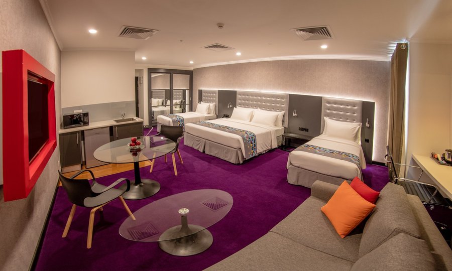 Deluxe Family Room