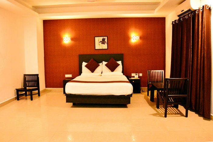 swadesi hotel kuttiady