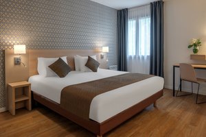 Room & Suite