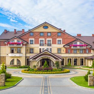 Panska Gora Hotel in Lviv, image may contain: Villa, Pond, Resort, Scenery