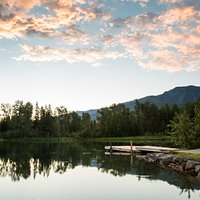 Early morning at the lake