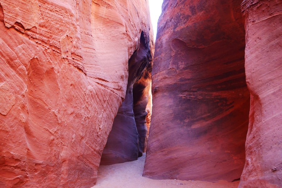 spooky slot canyon escalante