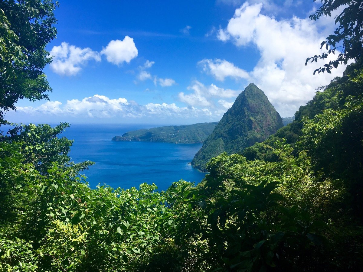 PITONS