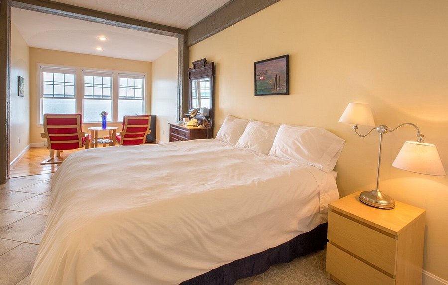THE INN AT THE WHARF $100 ($?1?2?5?) - Updated 2021 Prices &amp; Reviews - Lubec,  Maine - Tripadvisor
