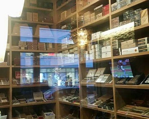 Fort Worth Thompson's Bookstore speakeasy, cigar lounge opens