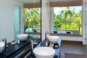 Room & Suite