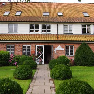 das zweite Gebäude