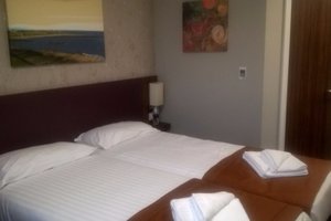 Room & Suite
