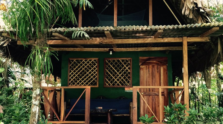 Bungalow frente al río.