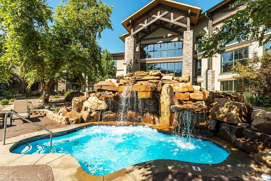 Escape to the Wild West: Your Guide to Kansas Prairie Band Casino & Resort