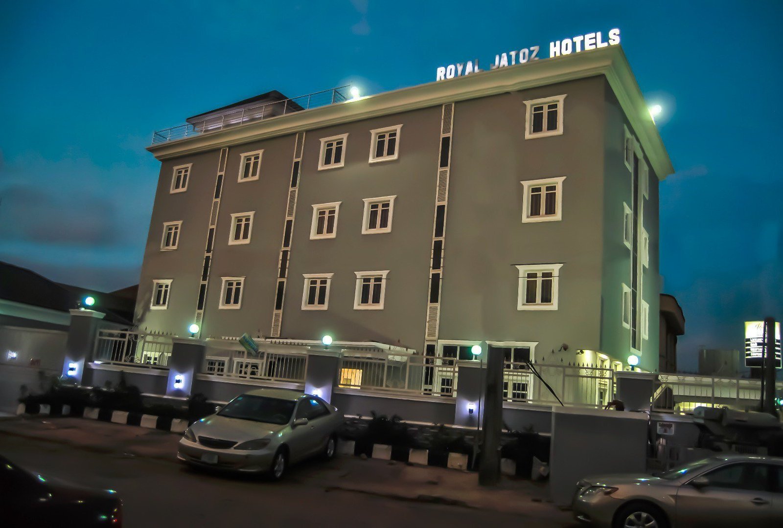 Royal Jatoz Hotel image