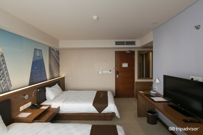 Midtown Hotel Surabaya Rooms: Pictures & Reviews - Tripadvisor