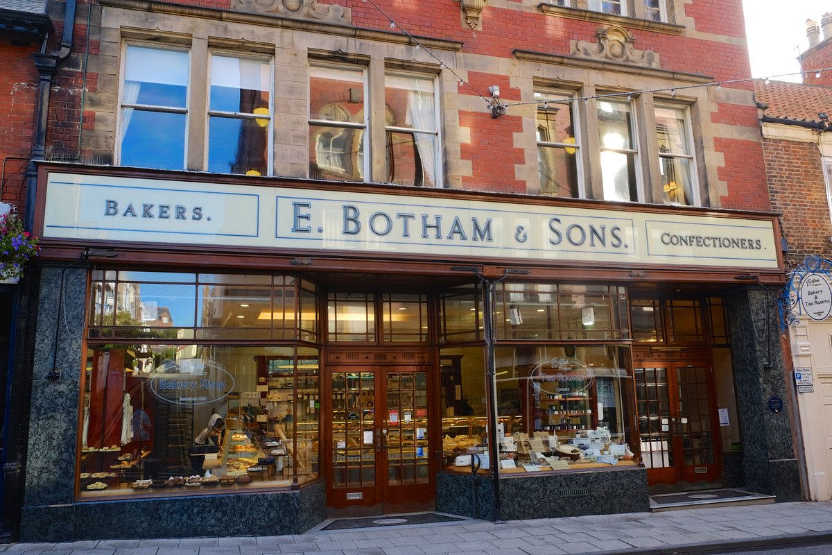 BOTHAM'S OF WHITBY SKINNER STREET SHOP - 35-39 Skinner St - Ristorante ...