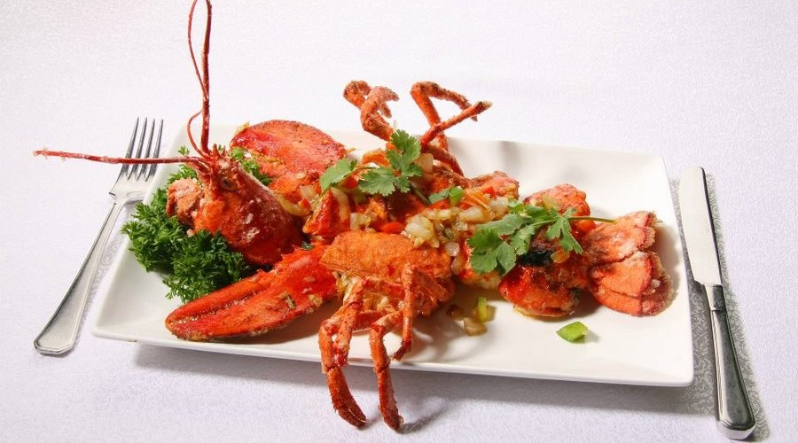 Homard sauté parfumé à la coriandre