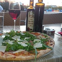 Superfeine Pizza