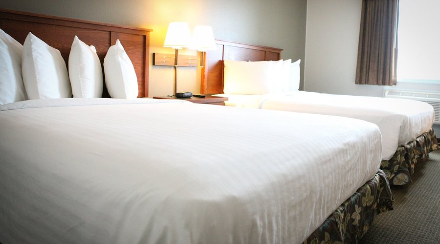 2 Queen Guest Room