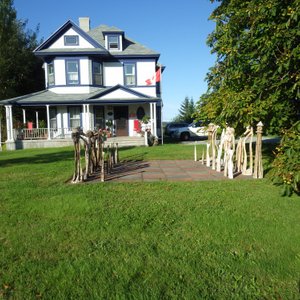 Giant mariners chess set on front lawn. Lovely grounds.