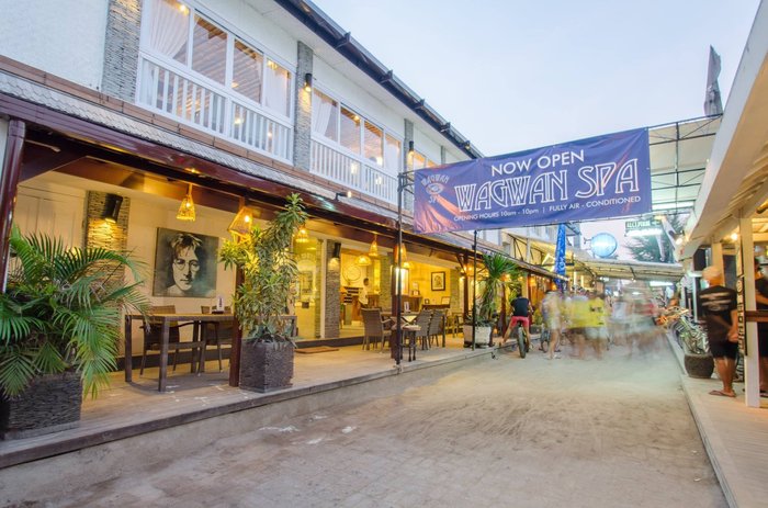 Scallywags Resort Bar or Lounge: Pictures & Reviews - Tripadvisor