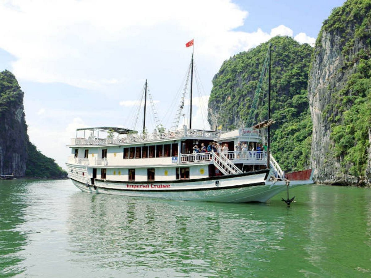 imperial classic cruise halong