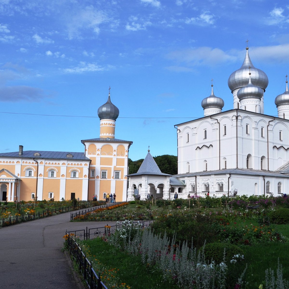 Варлаамо-Хутынский женский монастырь, д. Хутынь: лучшие советы перед  посещением - Tripadvisor