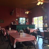 Clean restaurant, helpful counter staff, great pizza