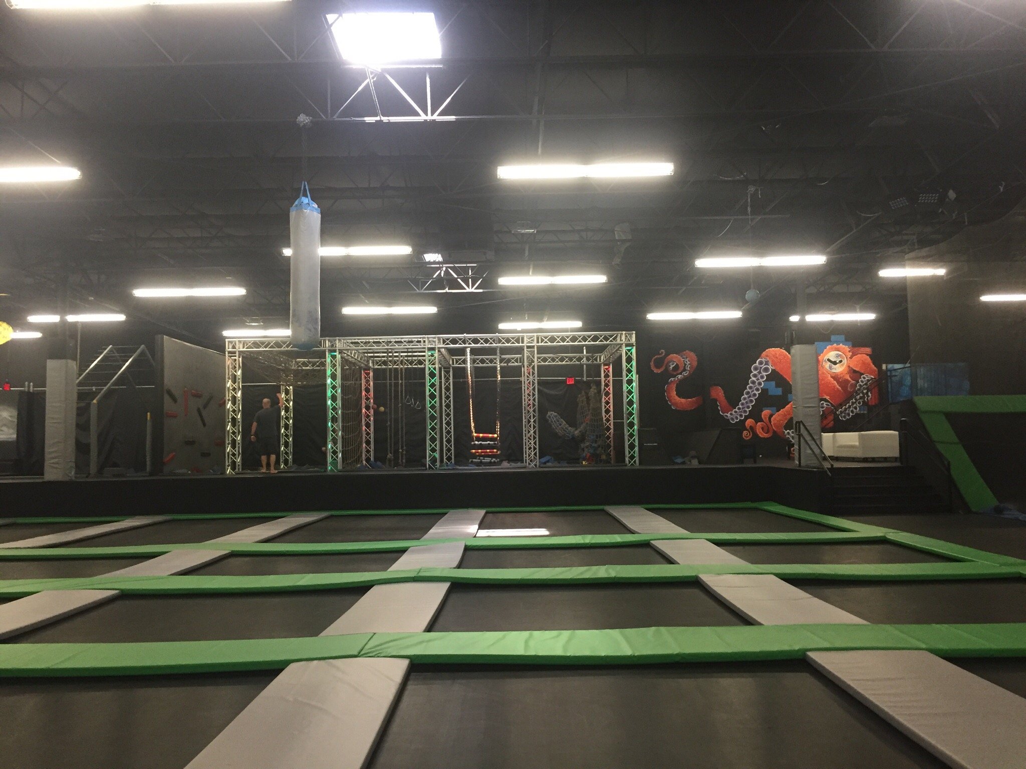 indoor trampoline park newport news va