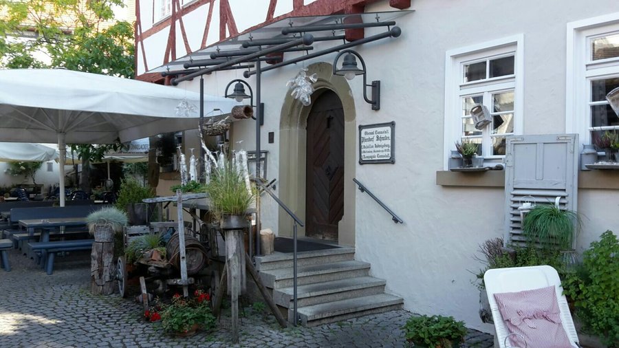 Biergarten Im Schnitzbiegel