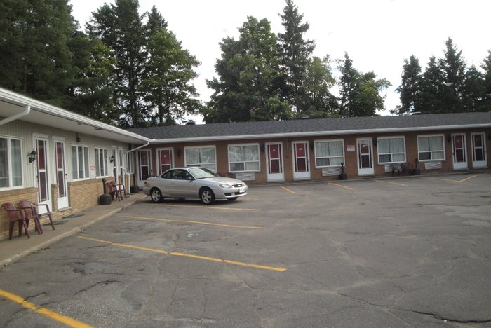 HOLIDAY MOTEL - Updated 2024 Prices & Reviews (Sault Ste. Marie, Ontario)