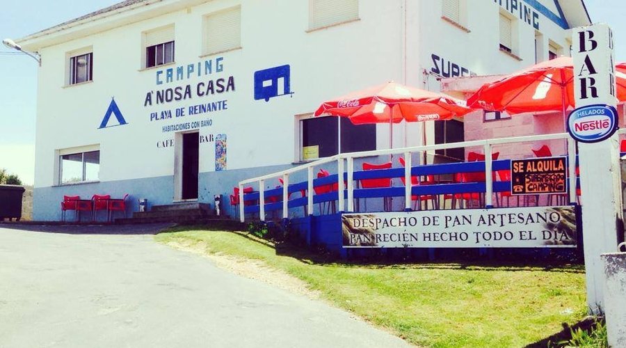 Imagen exterior de la entrada al Camping