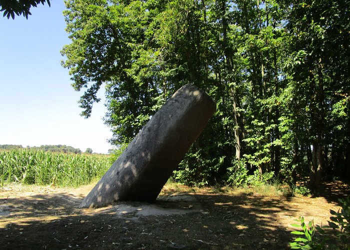 Menhir de la Tremblais - St Samson sur Rance