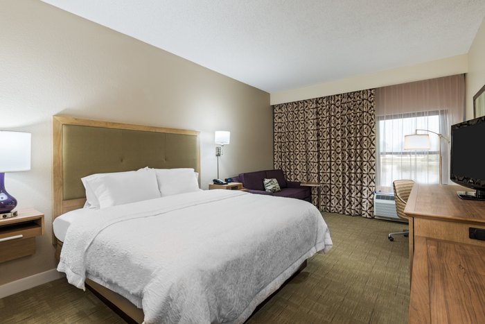 Hampton Inn Bonita Springs/Naples-North - hotel rooms