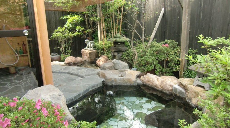 客室露天風呂(イン～アウトまで何時でも!!)