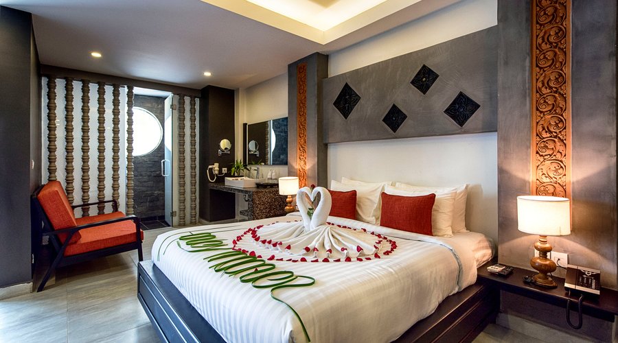 Honeymoon Suite