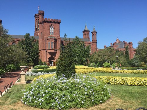 A Guide to Smithsonian Gardens 
