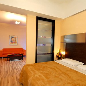 Suite Hotel Chrome, hotel in Beirut