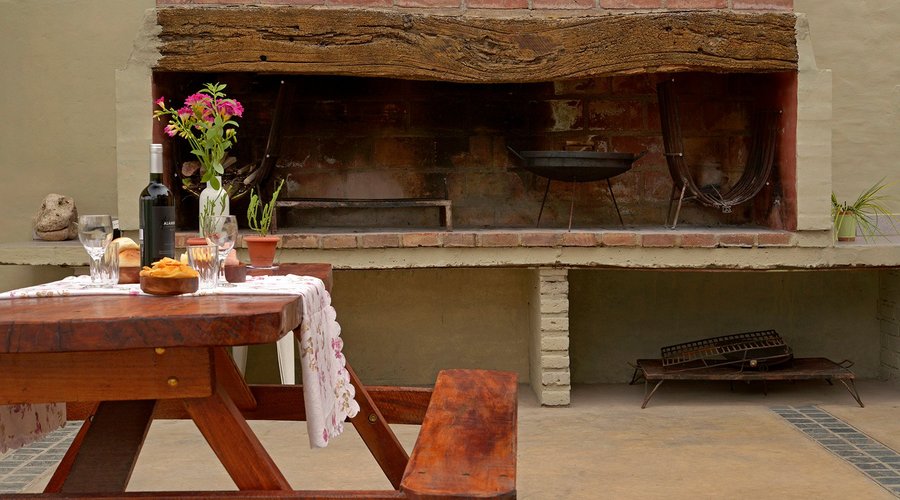 Parilla y patio