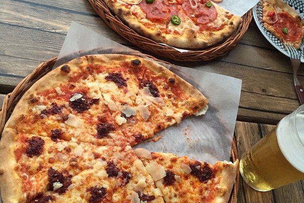 PIZZERIA LA PIETRA, Oslo - Gamle Oslo - Restaurant Reviews, Photos & Phone  Number - Tripadvisor