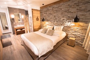 Room & Suite