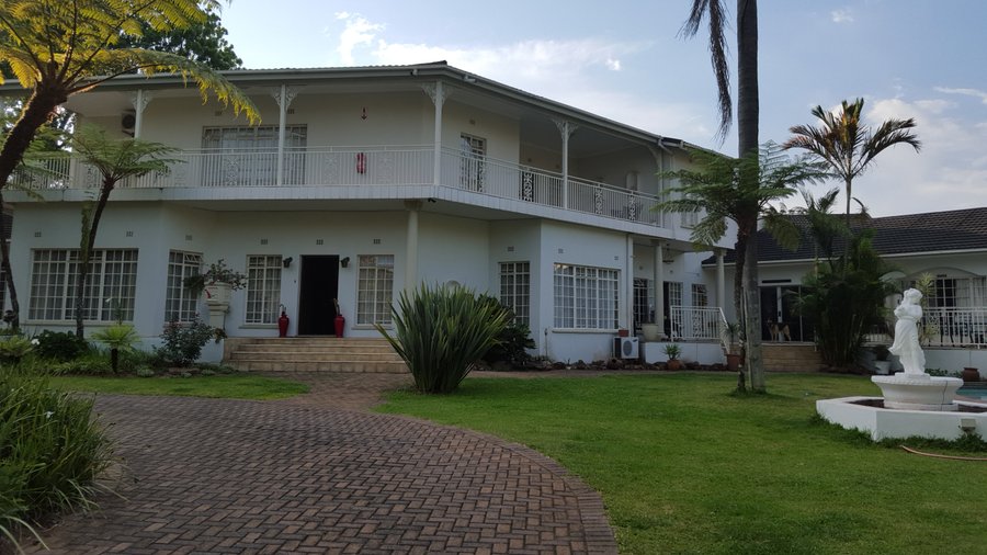 Timeless Elegance at Balcony Manor