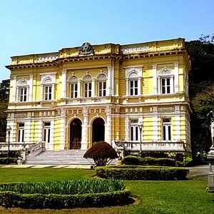 Tabuleiro de xadrez 'gigante' na Casa Stefan Zweig em Petrópolis atrai  curiosos de diversas partes do mundo