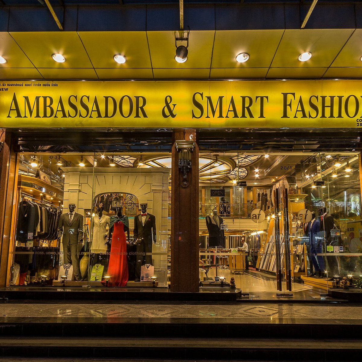 Drikke sig fuld ekstensivt Banzai Ambassador & Smart Fashion (Bangkok) - 2022 All You Need to Know BEFORE You  Go (with Photos) - Tripadvisor
