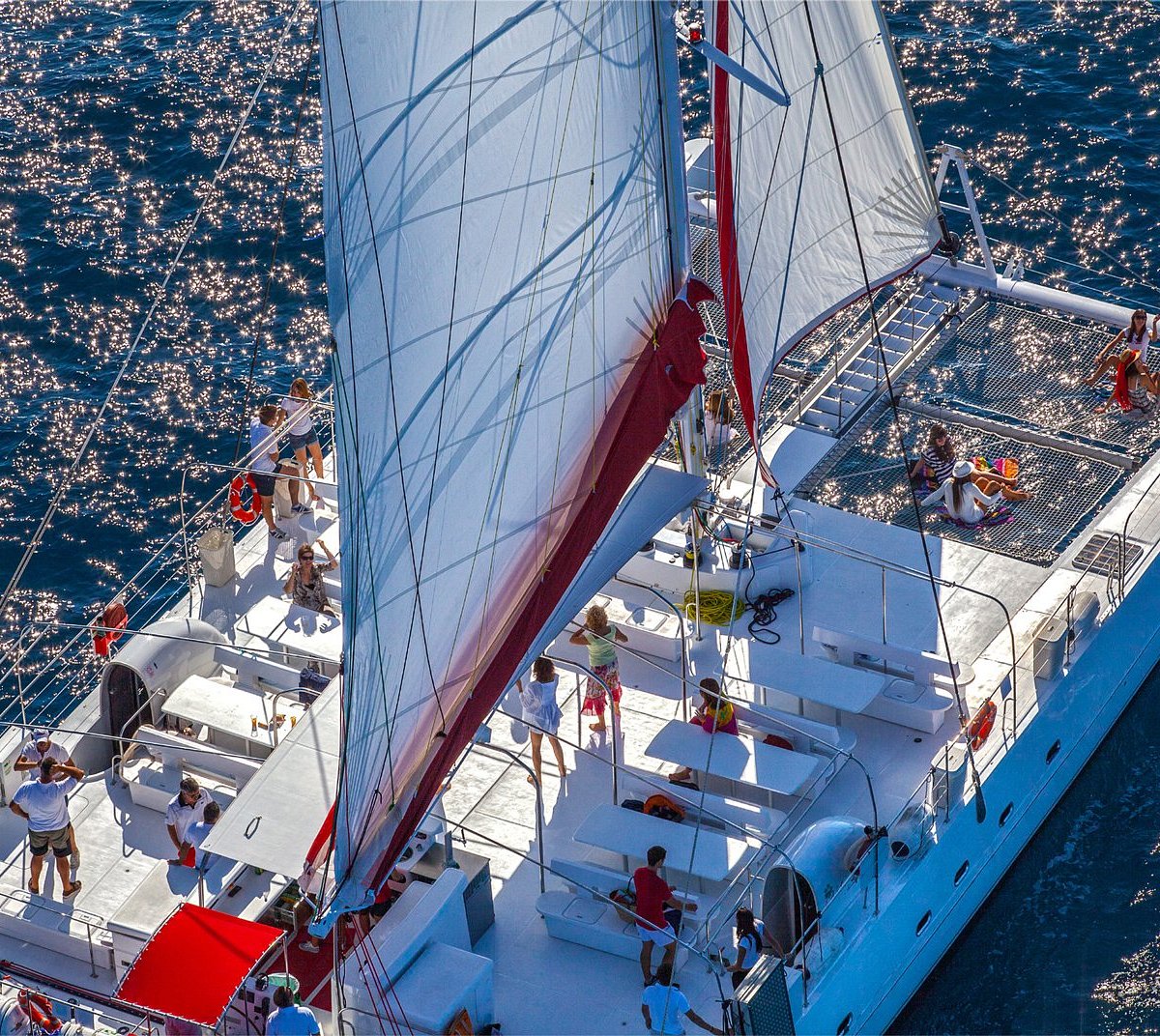 red catamaran panama