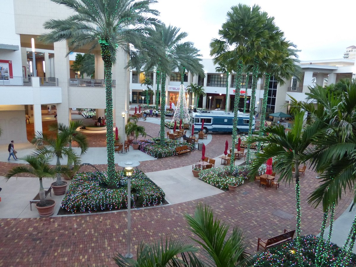 Palm Beach Gardens: things you may not know, Gardens Mall, PGA National