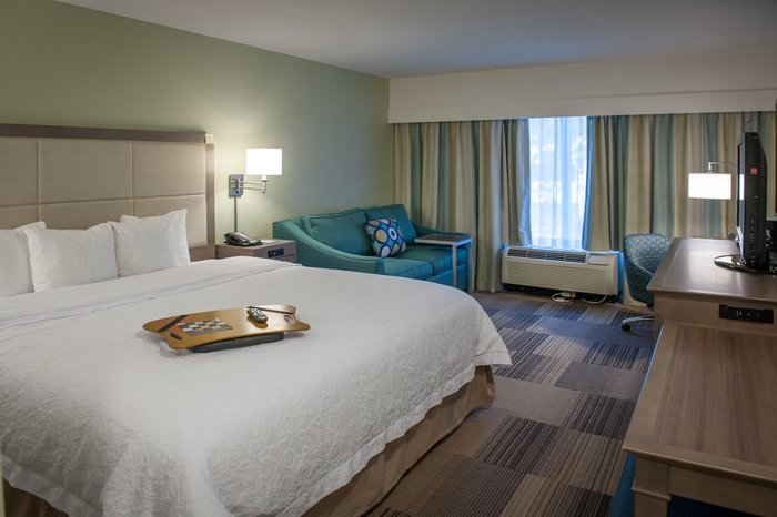 Hampton Inn & Suites New Orleans-Elmwood/Clearview Parkway Area Rooms ...