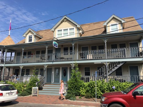 THE DOCKSIDE INN - Updated 2024 Hotel Reviews (Oak Bluffs, MA - Martha ...