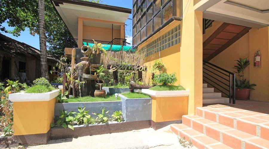 Signage with fountain