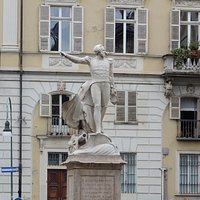 Monumentoa Guglielmo Pepe