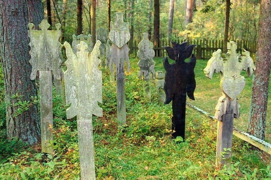 Nida Cemetery image
